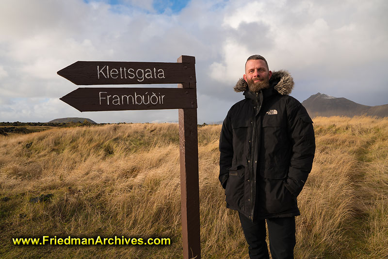 portrait,signpost,directions,klettsgala,frambouir,native,